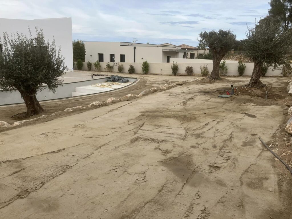 Aménagement Paysager à Leucate : enrochement et graviers décoratifs